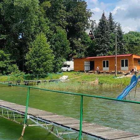 Chata Nad Jeziorem I Pod Lasem