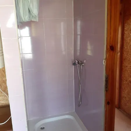 Nad Jeziorem I Pod Lasem Chata