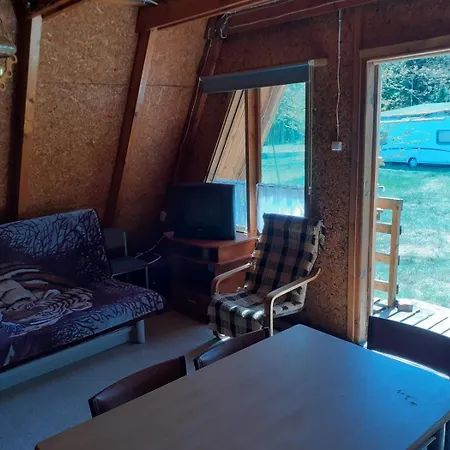 Nad Jeziorem I Pod Lasem Chata Zdbice