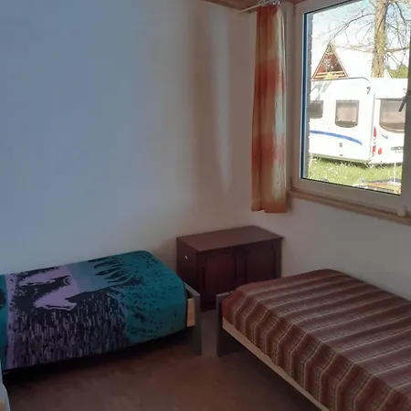 Nad Jeziorem I Pod Lasem *