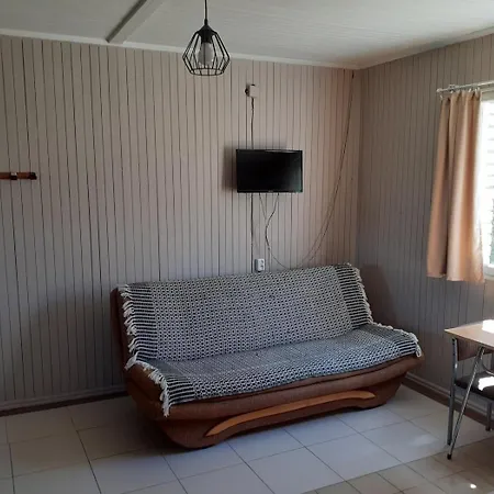 Nad Jeziorem I Pod Lasem Chata