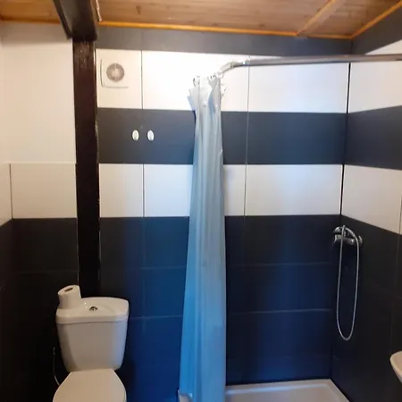 Nad Jeziorem I Pod Lasem Chata Zdbice