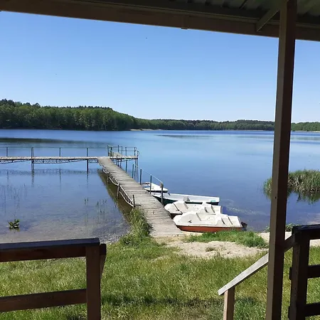 Nad Jeziorem I Pod Lasem Chata