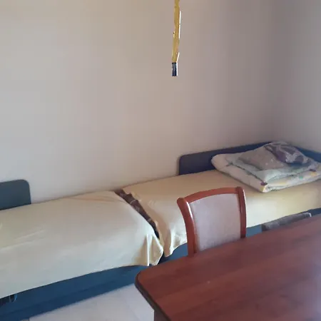 Nad Jeziorem I Pod Lasem Chata *