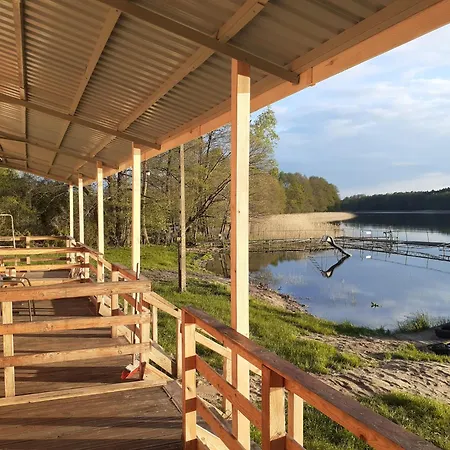 Nad Jeziorem I Pod Lasem Chata *