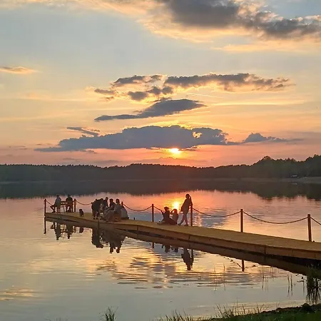 Nad Jeziorem I Pod Lasem Chata