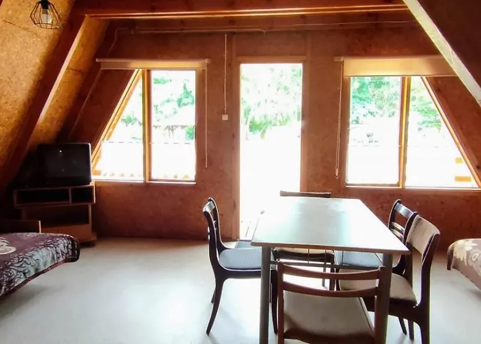 Nad Jeziorem I Pod Lasem * Zdbice