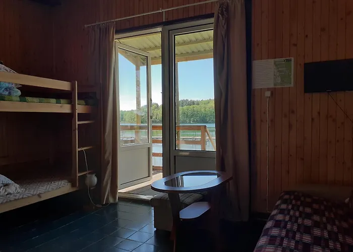 Nad Jeziorem I Pod Lasem *