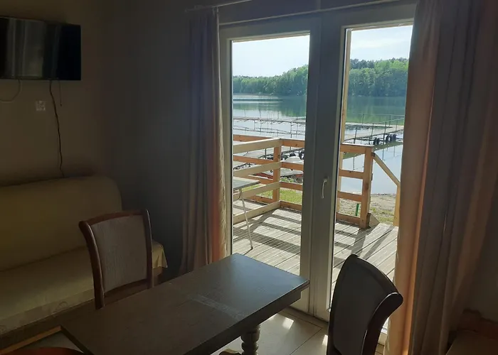 Nad Jeziorem I Pod Lasem *